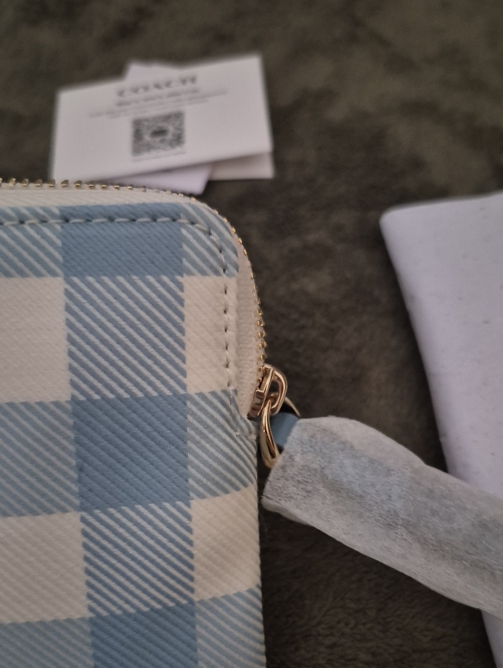 SOLD Coach Corner Zip Wristlet With Gingham Print NWT - Picture 3 of 7